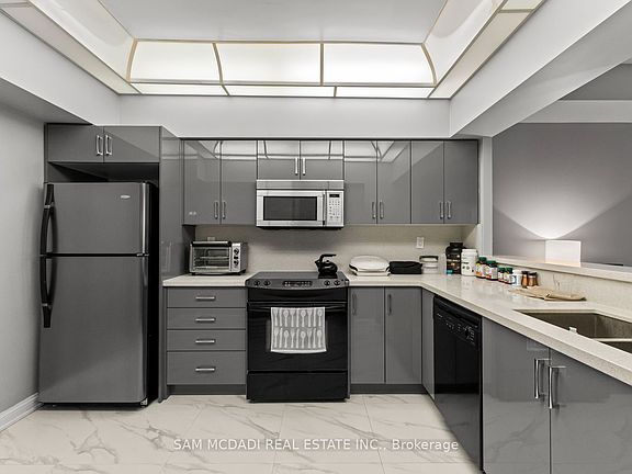 3rd image of 24 Hanover Rd #2205