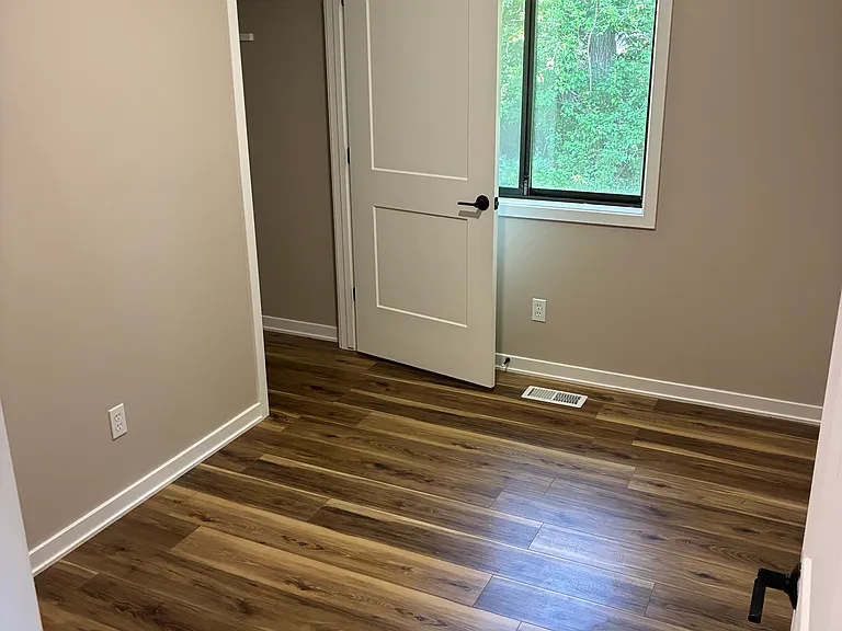 212 E Chimney Hill Dr — Photo 8