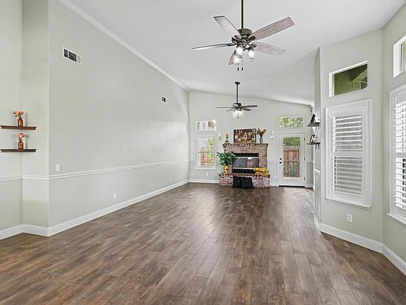 5th image of 610 Candlewood Ct