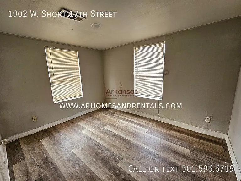 1902 W Short 17th St — Photo 17