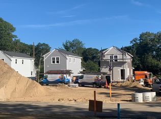 5 Bigelow Landing Rd, Waquoit, MA 02536