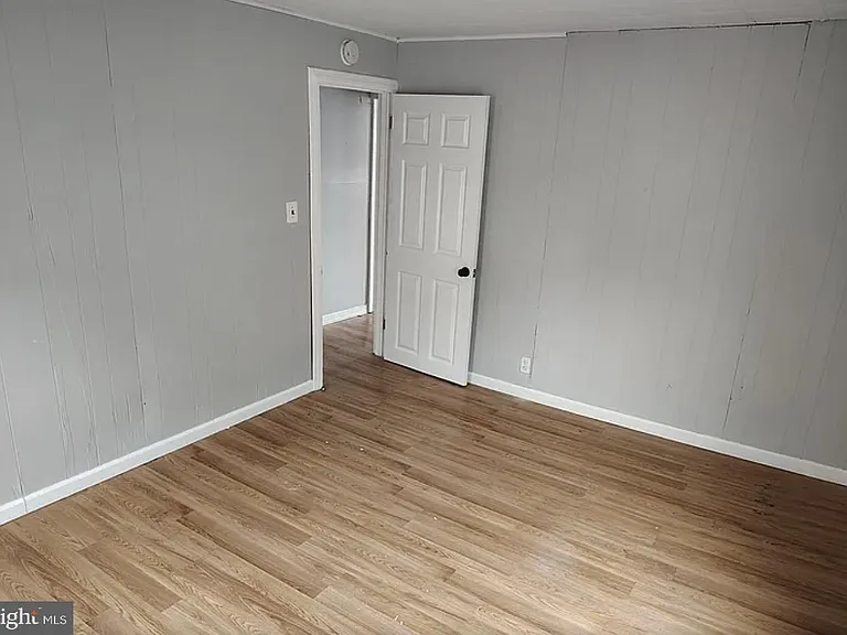 527 Sassafras St — Photo 2