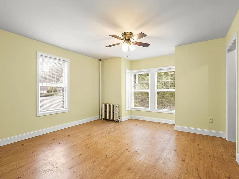 10 Cottage St #10 — Photo 10