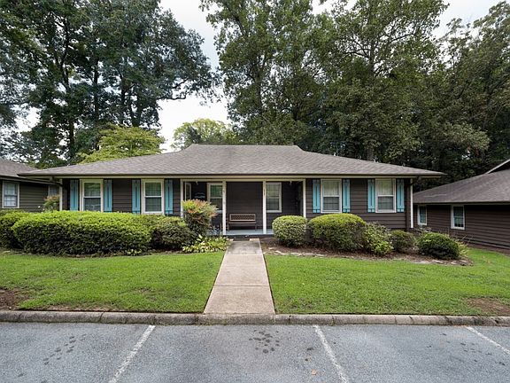 2nd image of 11 Oakwood Dr
