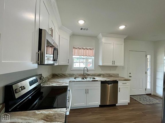 4th image of 4701 Antosh Cir