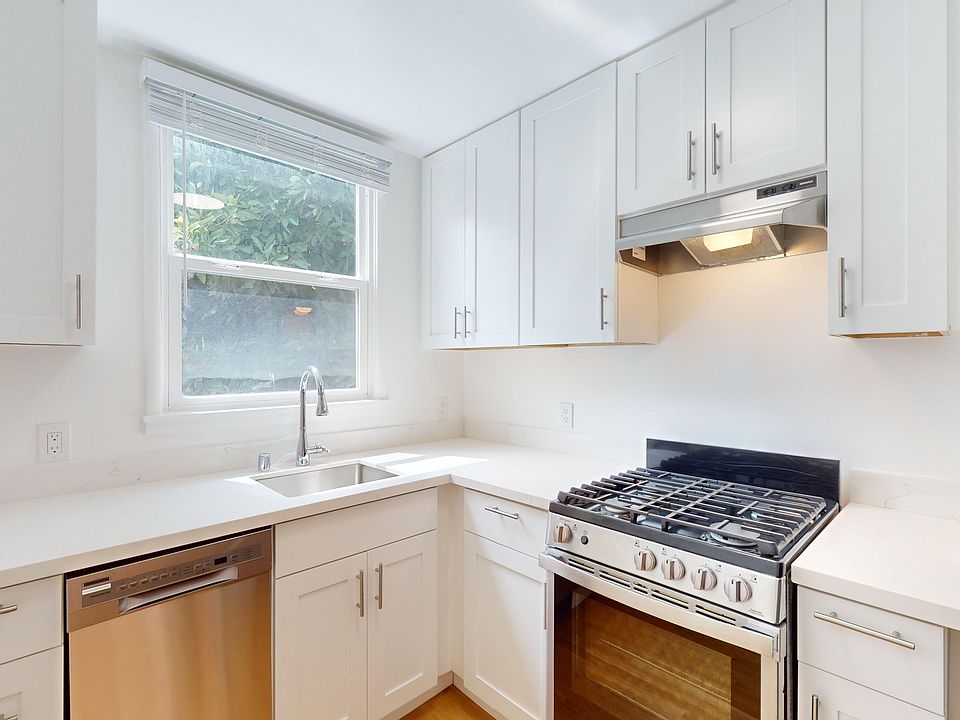 1st image of 700 Church St APT 209