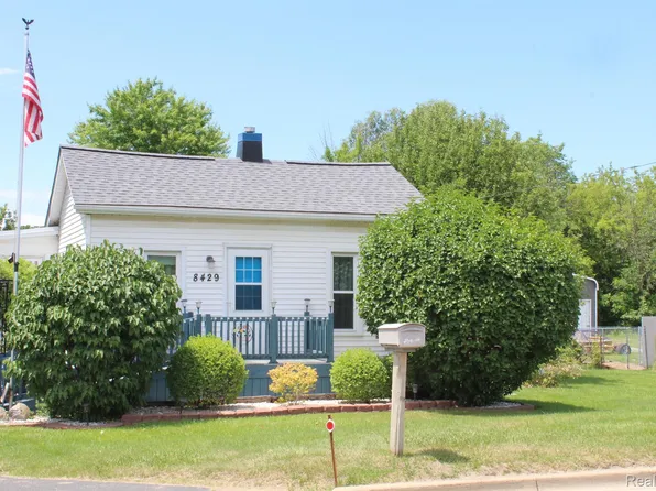 8429 N Saginaw Rd, Mount Morris, MI 48458