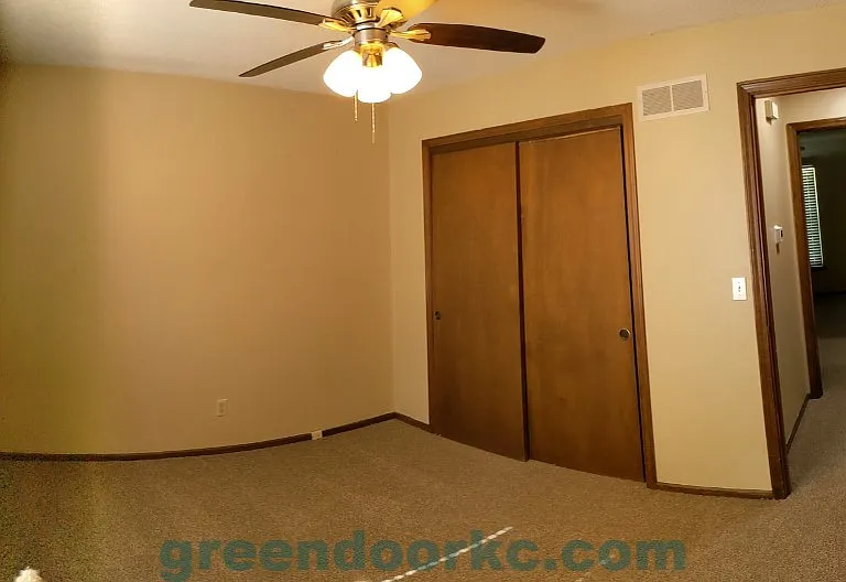837 S Lindenwood Dr — Photo 5