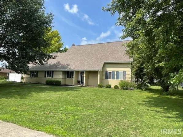 604 S Park Dr, Fowler, IN 47944