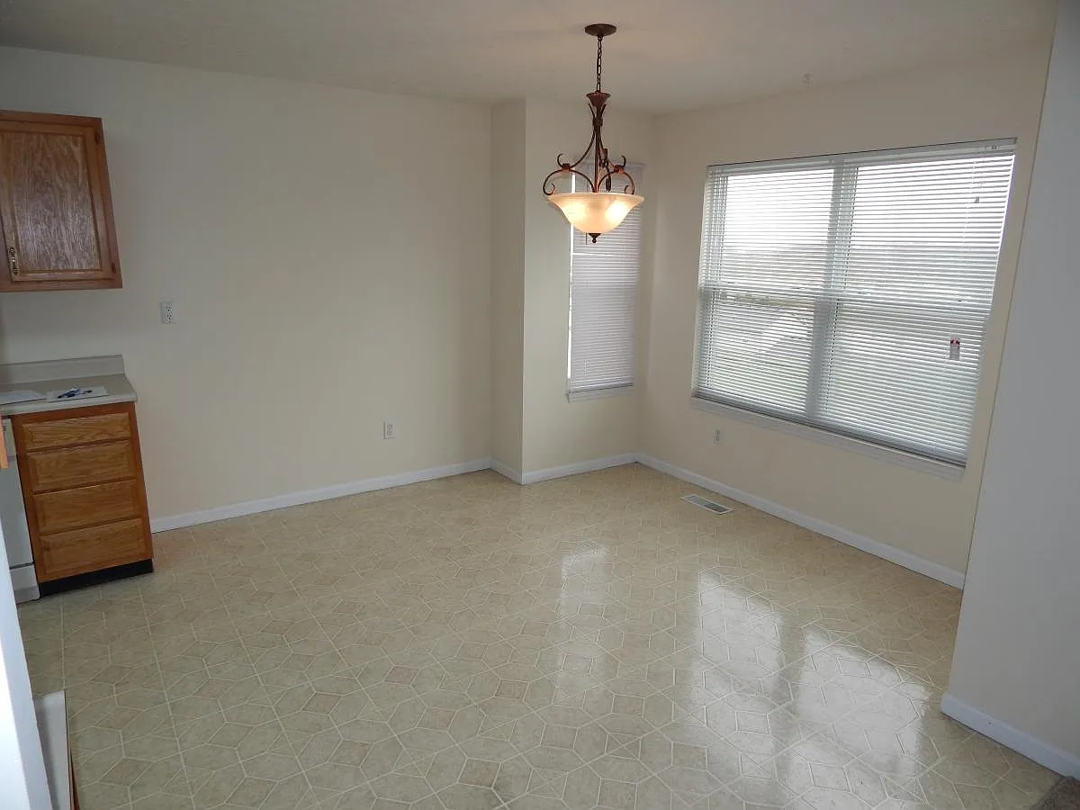 3 bed, 2.5 bath, 1650 sqft, $2,595 — Photo 3