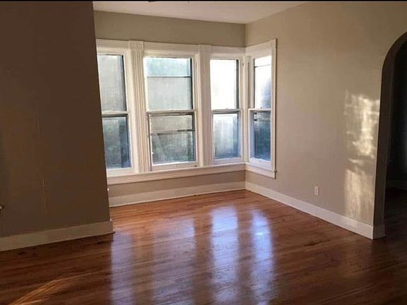 3rd image of 118 N Ferry St #2nd