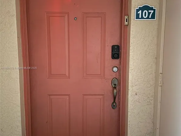 2427 Centergate Dr APT 107, Miramar, FL 33025