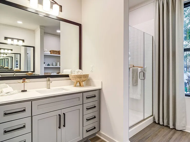 The Collins Luxury Apartments — Photo 10