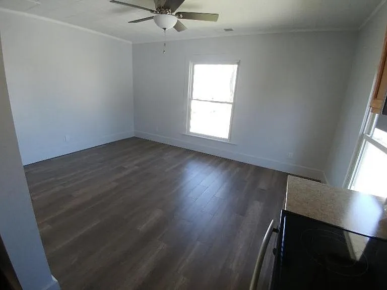 408 N Main St #3 — Photo 3