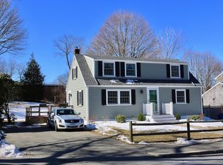 76 Village St, Marblehead, MA 01945