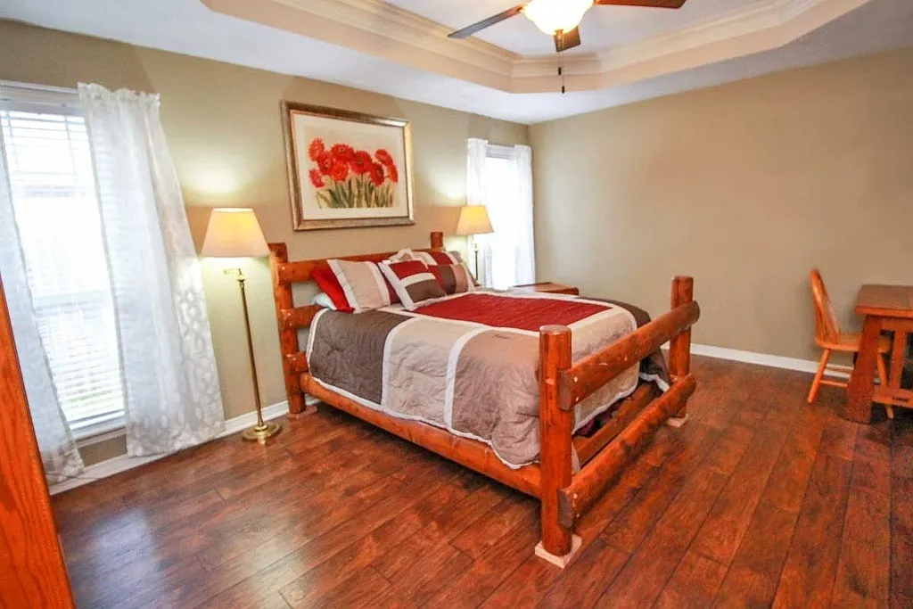 College Station - 3 Bedroom - 2 Bath - 2 car garage- fenced in back yard, — Photo 4