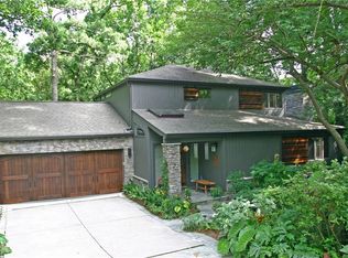 110 Kings Mill Ct, Roswell, GA 30075