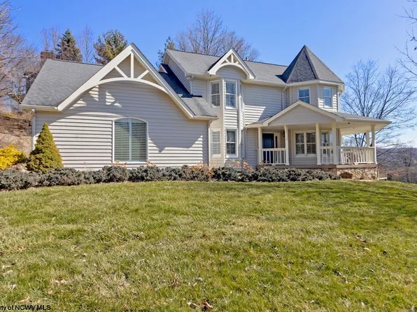 3134 N Greystone Dr, Morgantown, WV 26508