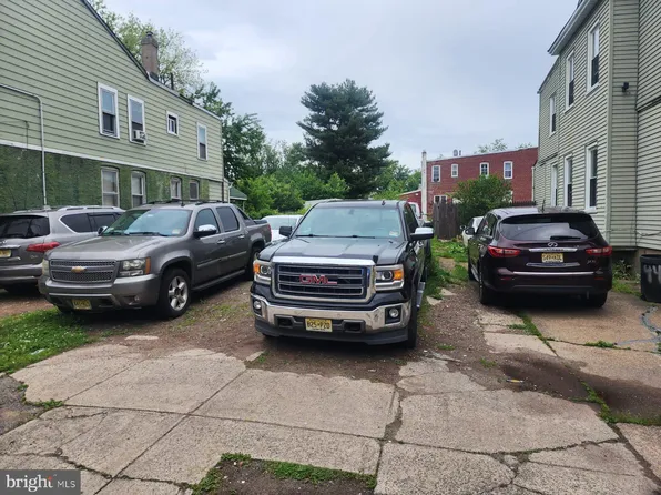 46 Wayne Ave, Trenton, NJ 08618