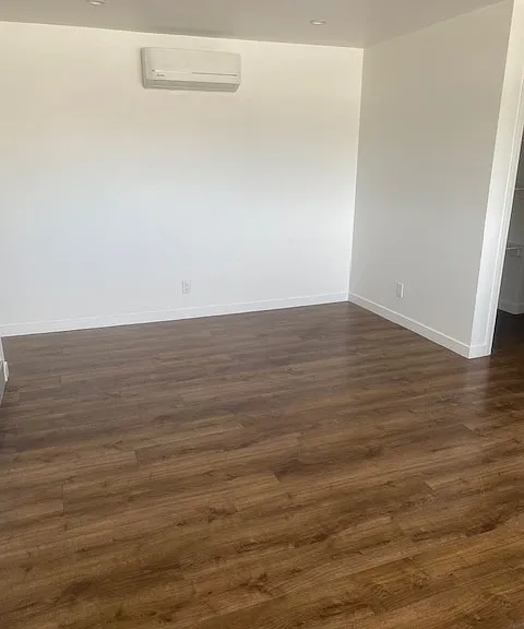 15005 S Vermont Ave — Photo 1