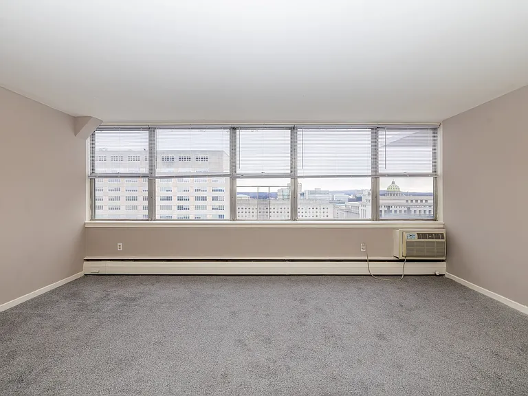 Towne House Apartments offer spacious and sunlit living areas with stunning views and modern amenities designed for your comfort. Elevate your lifestyle with us. Schedule a tour today and see your new home!