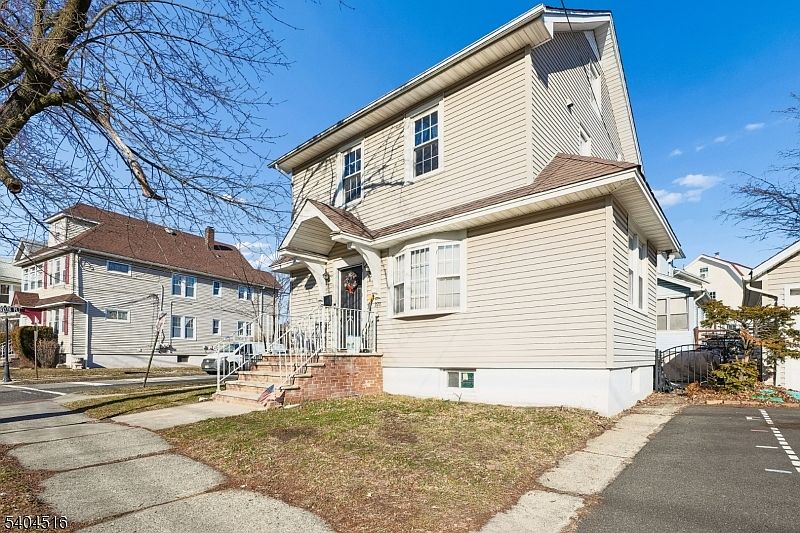 1st image of 228 Totowa Rd