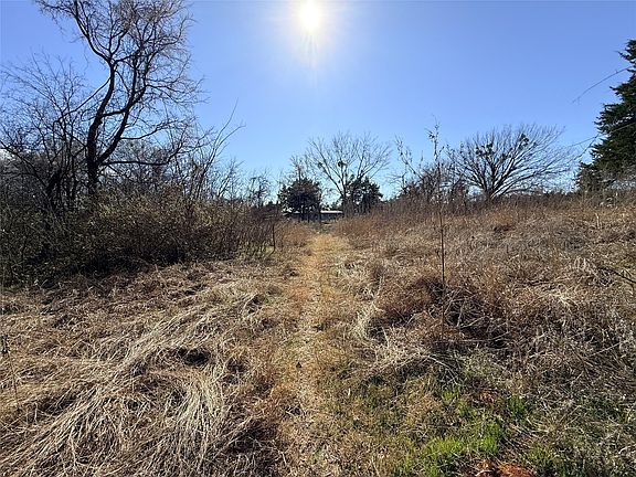 5th image of Tiffany Ln