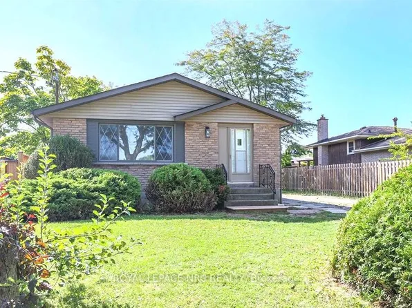 125 Meredith Dr, Saint Catharines, ON L2M 6C5