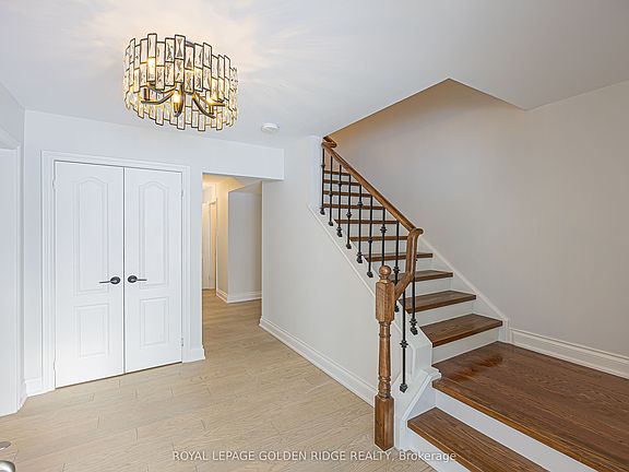 3rd image of 18 Deerpath Rd