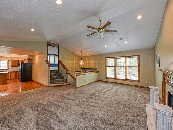 5th image of 83 Kavanaugh Dr