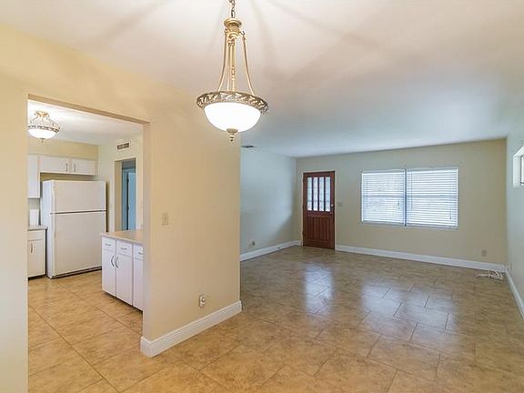 5th image of 2807 Pembrook Dr