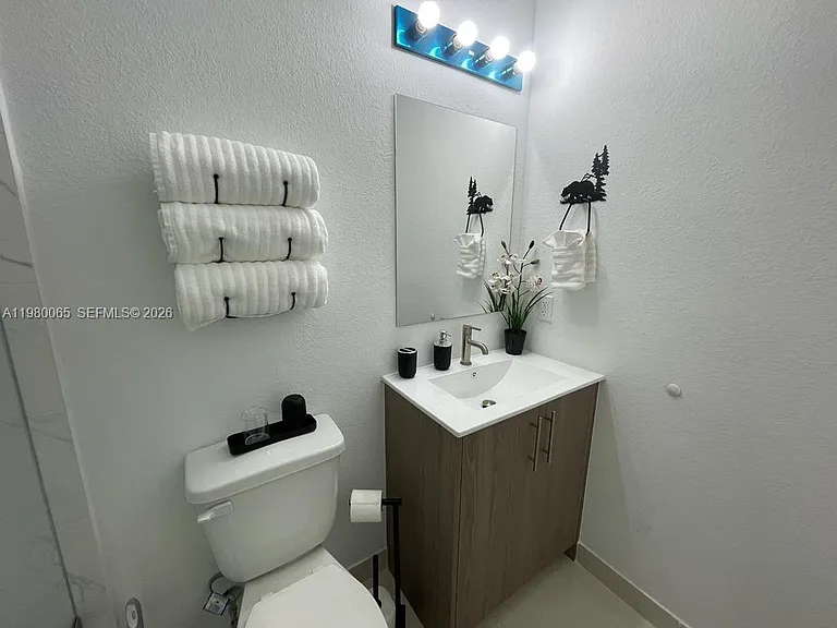 302 NW 11th Ct — Photo 7