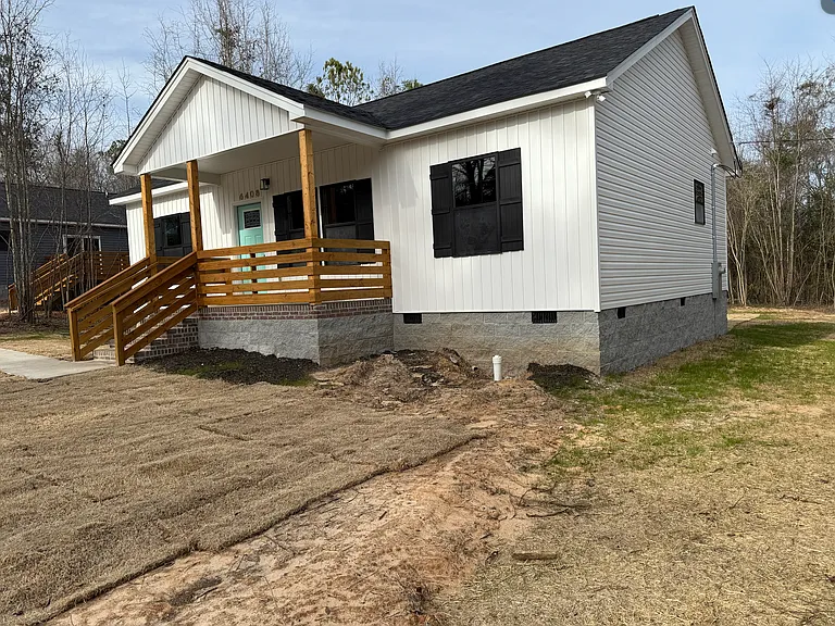 6408 Bishop Ave — Photo 3