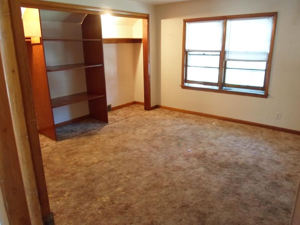 Large Bedroom