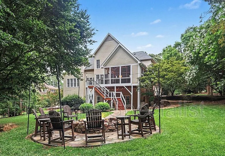 6121 Carlyle Dr — Photo 46
