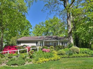 23 The Hemlocks, Roslyn, NY 11576