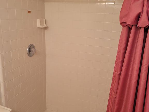 3rd image of 1039 Oak Forest Cir