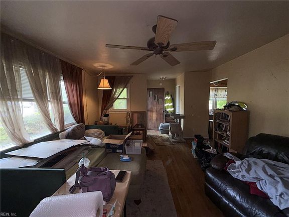3rd image of 864 E Sparrow Rd