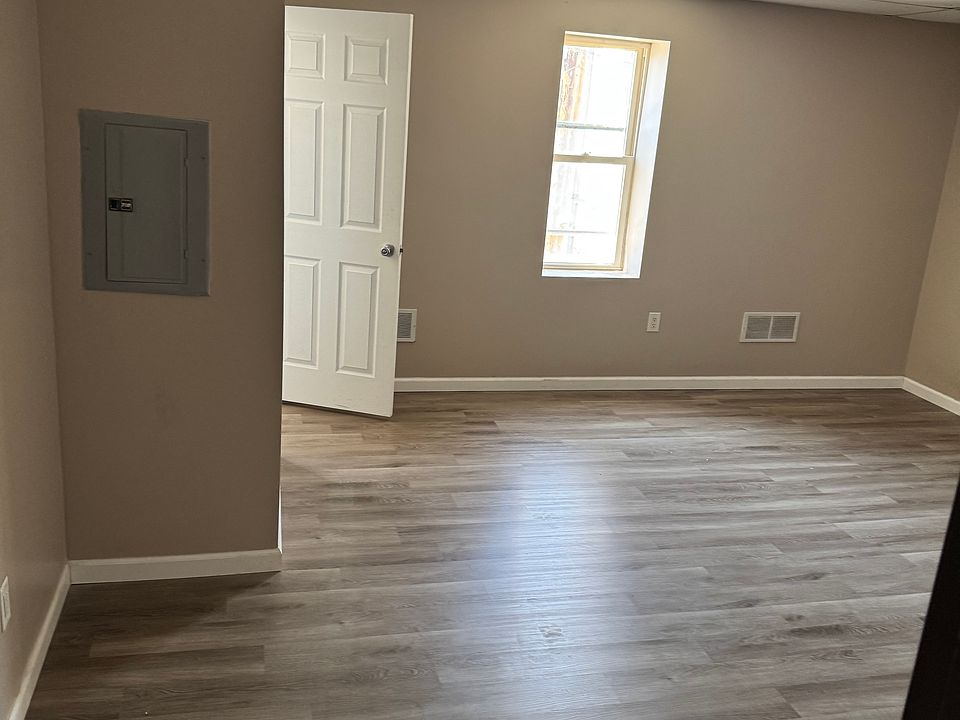 1st image of 0 Desmond St #B