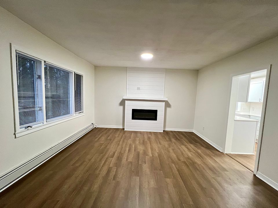 1st image of 114 Gorland Ave Floor 2