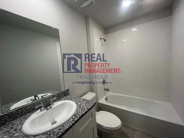 827 Peighton Dr — Photo 14