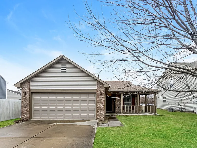 5384 Lakeside Manor Dr — Photo 1