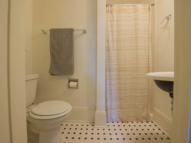 5405 NE Cleveland Ave #2 — Photo 10