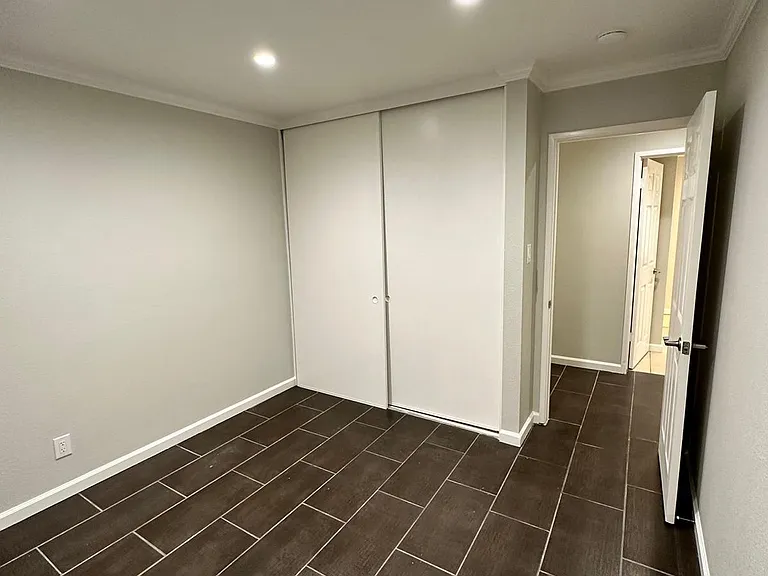 7033 Linwood Way — Photo 20