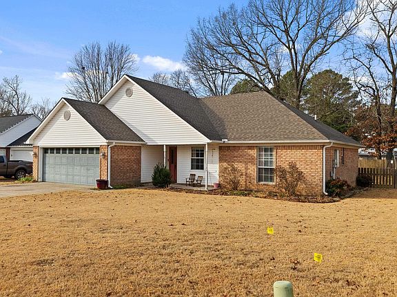 5th image of 1600 Ridgefield Dr