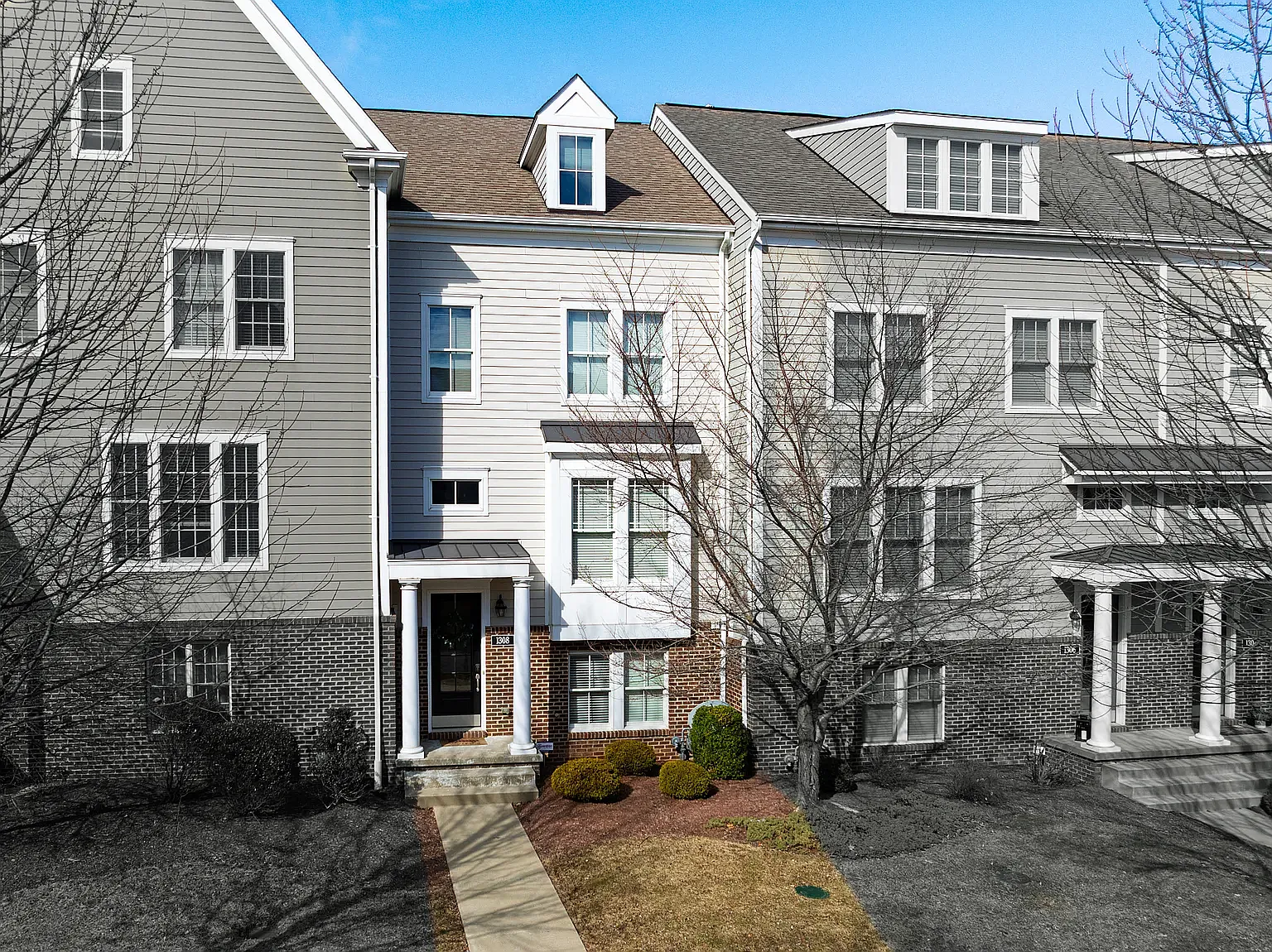 4 bed, 3.5 bath, 1786 sqft, $2,850 — Photo 1
