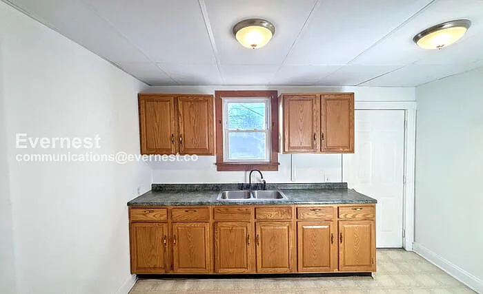 661 S Burgess Ave — Photo 7