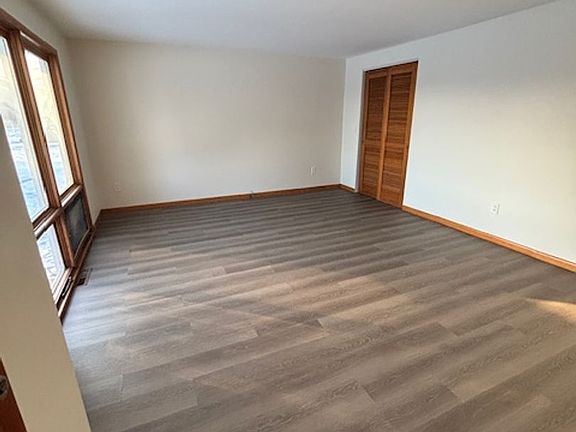 4th image of 6463-65 Wells Dr #6463