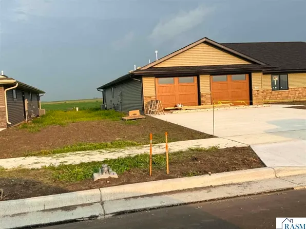 669 Waraju Ave, New Ulm, MN 56073
