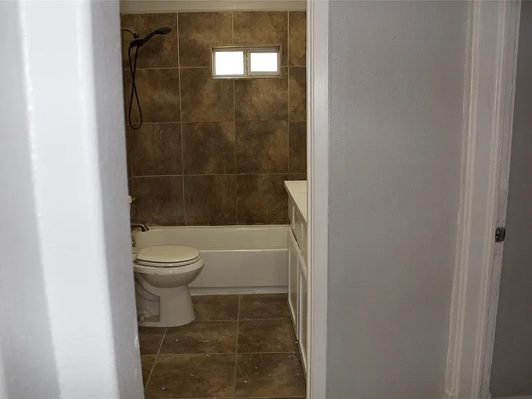 3314 Holman St — Photo 11